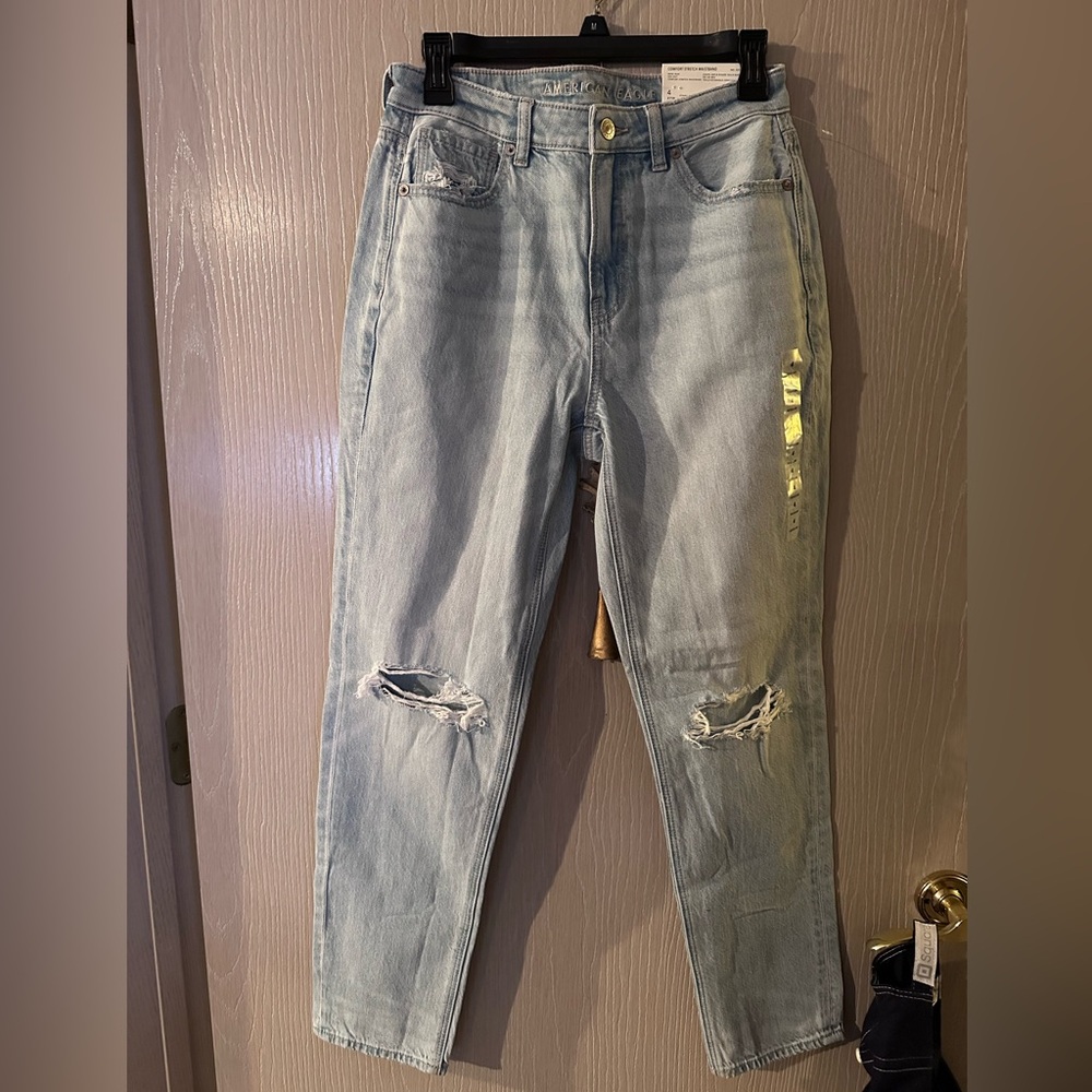 NWT | American Eagle Mom Jeans